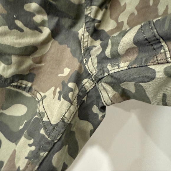 Jeaniologie Men's Camouflage Cargo Shorts Size 36 - Picture 4 of 17